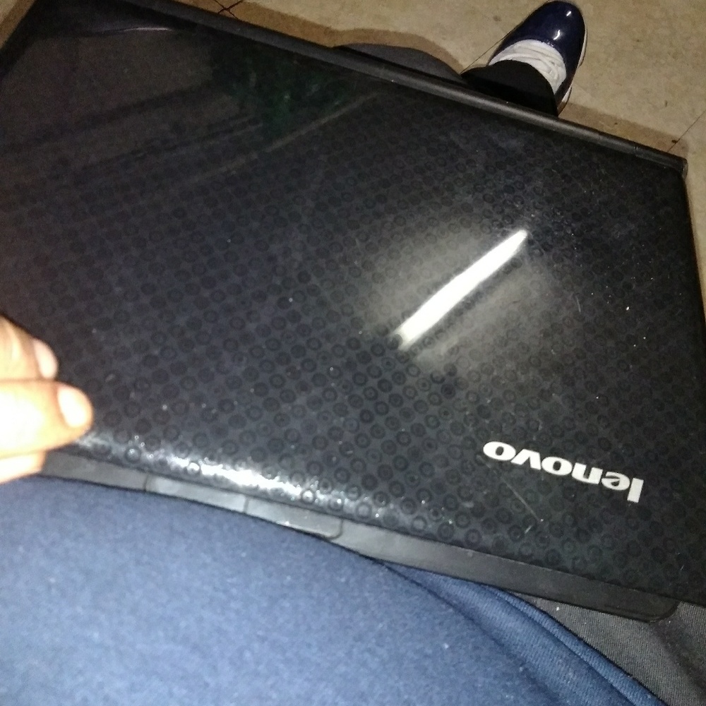 Laptop - Picture 4 of 4